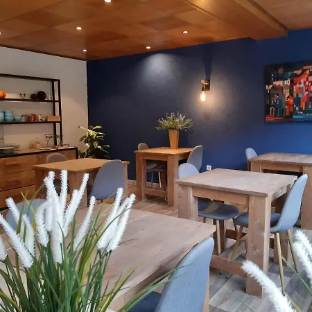 Haus-moselliebe-charmantes-fruehstuecks-zimmer-mit-balkon-und-blick-auf-die-mosel-raucherfreihaus 3* 埃迪格尔-埃莱尔