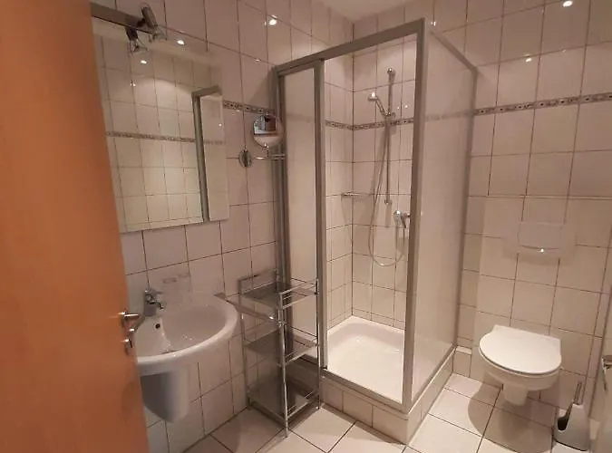 Haus-moselliebe-charmantes-fruehstuecks-zimmer-mit-balkon-und-blick-auf-die-mosel-raucherfreihaus Ediger-Eller